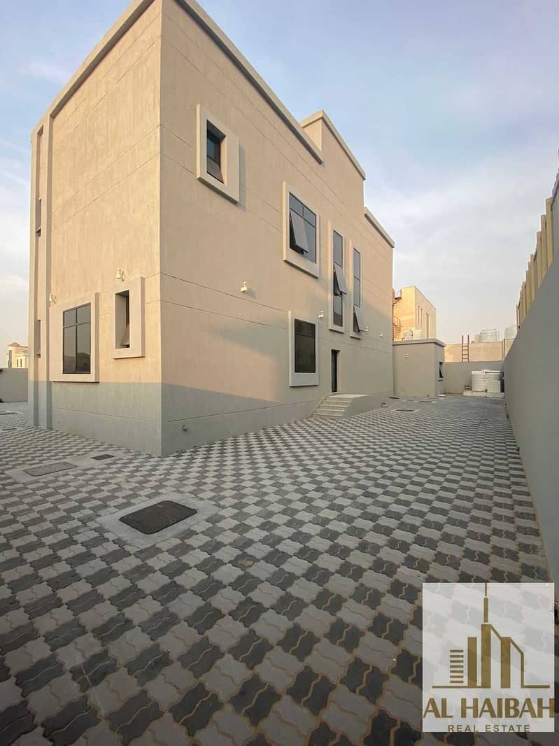 17 For sale a new two-storey villa in Al-Hoshi area with a very special location extension