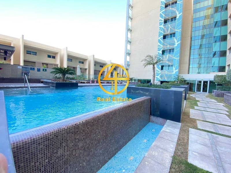 Spacious & Beautiful Unit W/ Modern Facilities Spacious & Beautiful Unit W/ Modern Facilities
