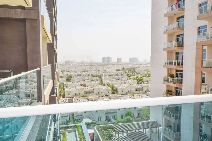 10 View of Al Furjan Villas L Shaped Balcony
