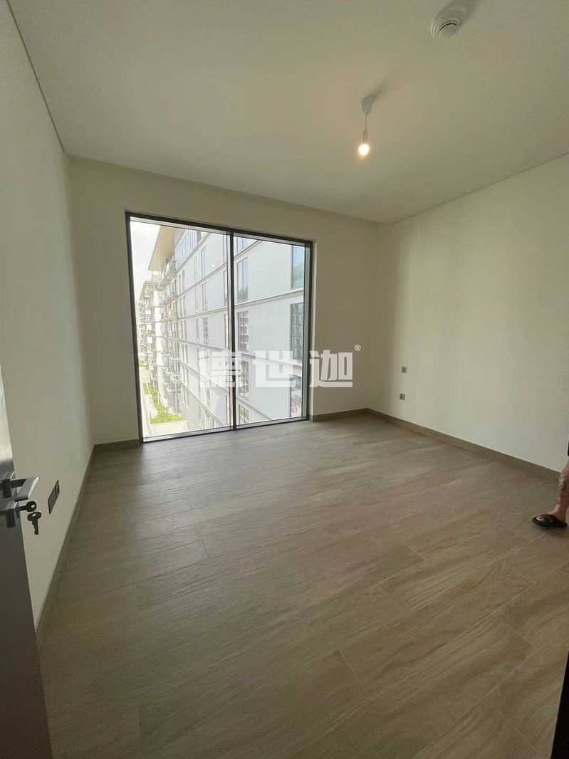 Brand New / 1BR/ Chiller Free / Spacious Vacant Unit
