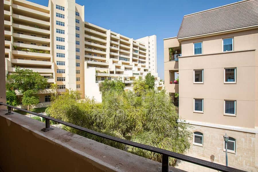 13 Garden View | Affordable and Vibrant Apt