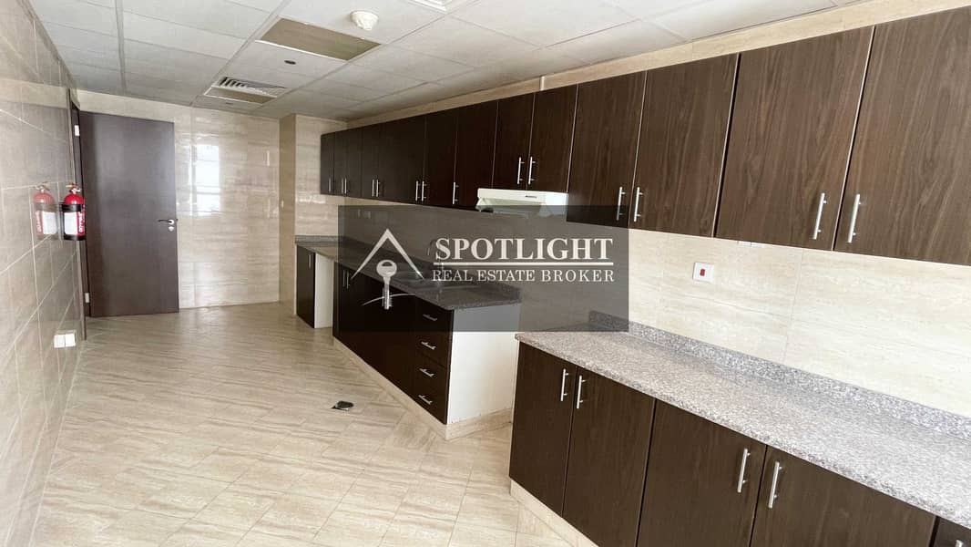 18 STUNNING 2-BR | 1-MONTH FREE  | CANAL VIEW | BUSINESS BAY |