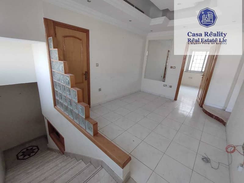 10 Away from Flight Path | 3 BR villa for rent in Mirdif