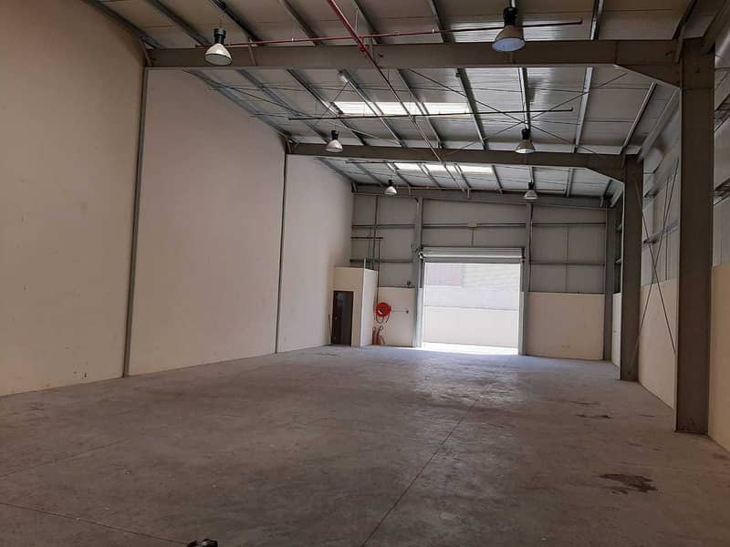 Big warehouses in industrial area 18 for rent.