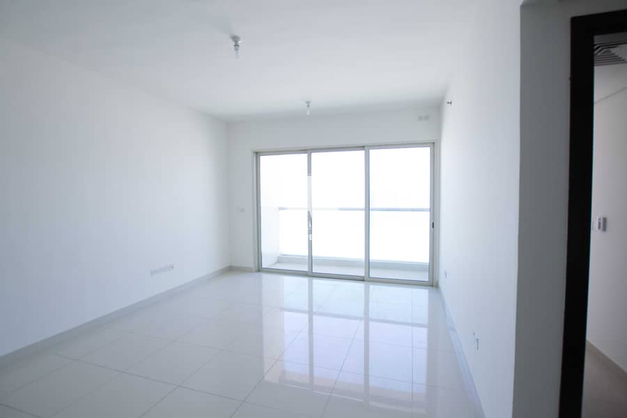 2 Newly Listed | Lowest Price High Flr. Apartment