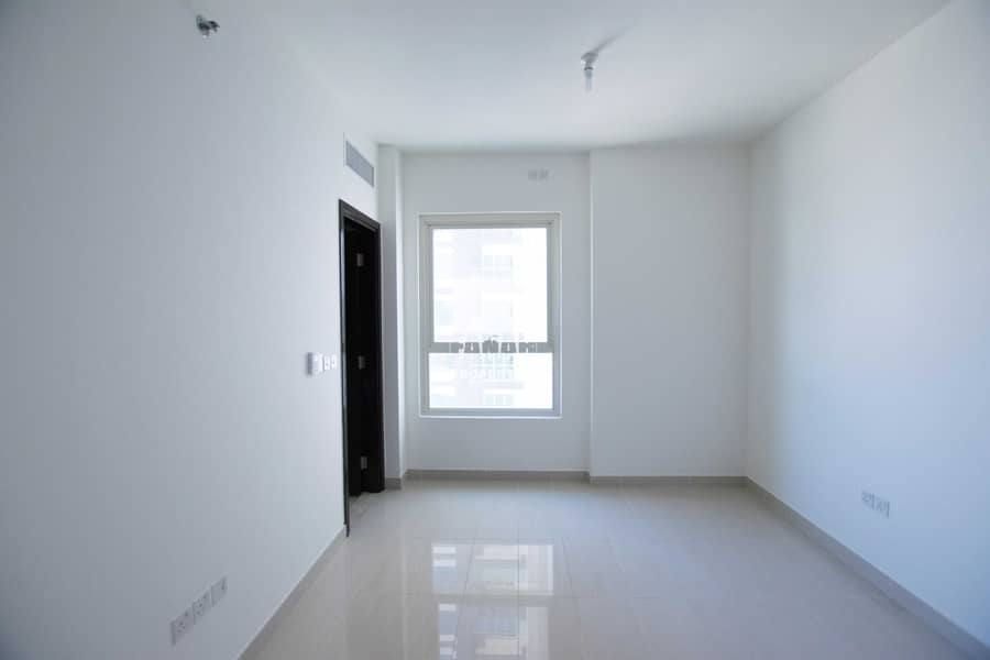 6 Newly Listed | Lowest Price High Flr. Apartment