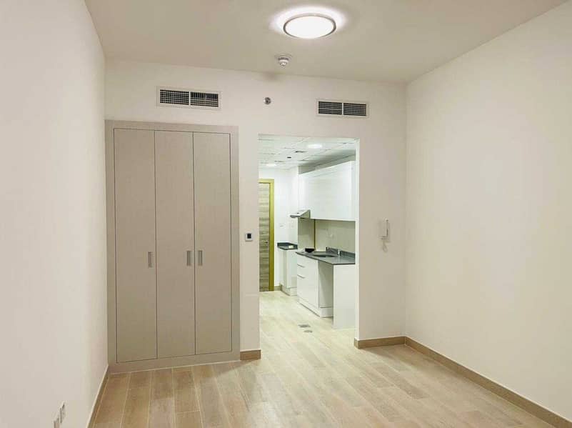 BRAND NEW STUDIO !!HIGHER FLOOR!!SPACIOUS BRAND NEW STUDIO !!HIGHER FLOOR!!SPACIOUS
