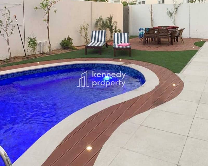 12 Single Row | Corner Layout | Private Swimming Pool