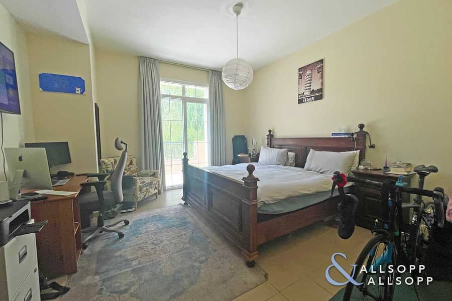 10 Exclusive | Upgraded | Park Backing | 4 Beds