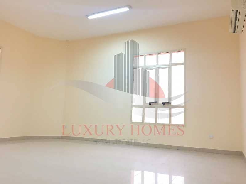 5 Huge 5 Master Bedrooms Villa With Brand New Majlis Outside in Al Markhaniya