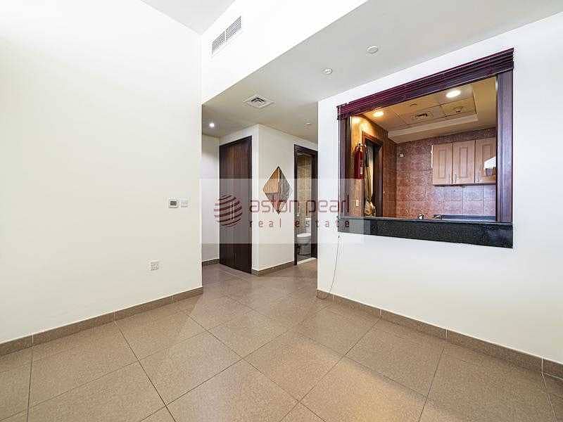 7 1BR + Study | Family home with Scintillating View