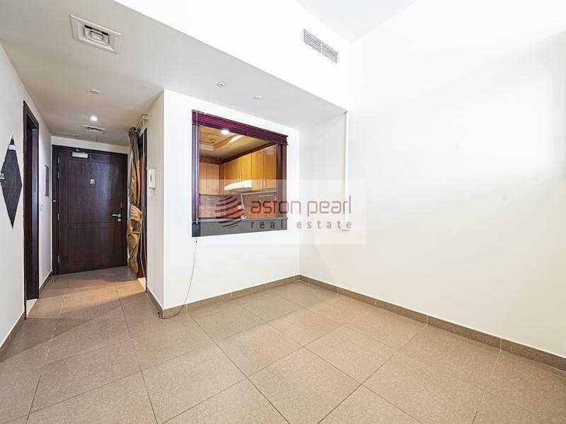 8 1BR + Study | Family home with Scintillating View