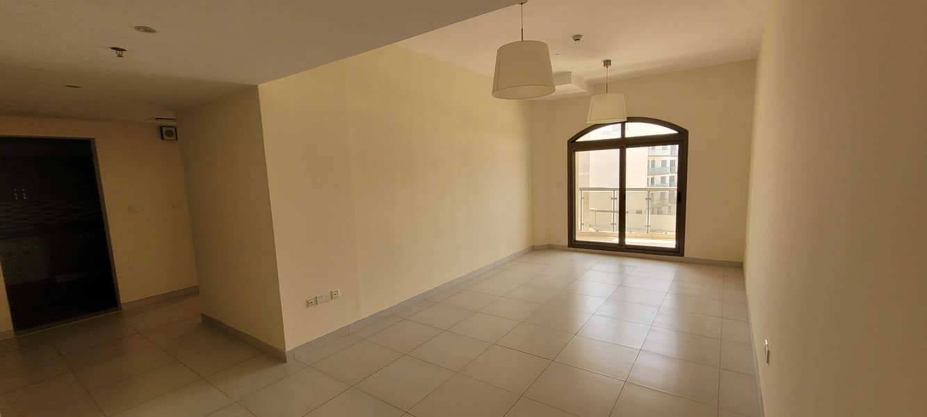 2 A Superb 1 BR with Study | Well Maintained