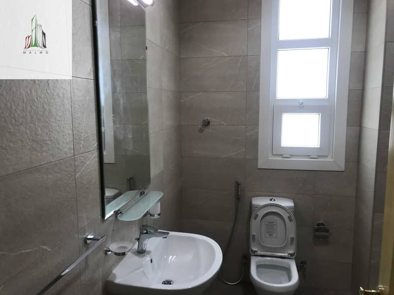 11 Brand New Private Entrance Apartment close to Exit