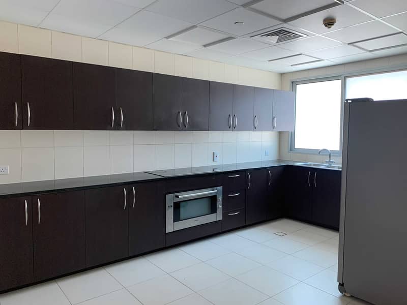 6 Large layout | Fully fitted kitchen | Spacious 3 Bed