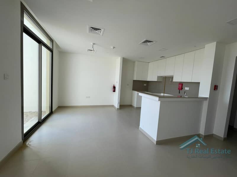 6 Type 2  3BR + M | Townhouse near the pool and basketball court