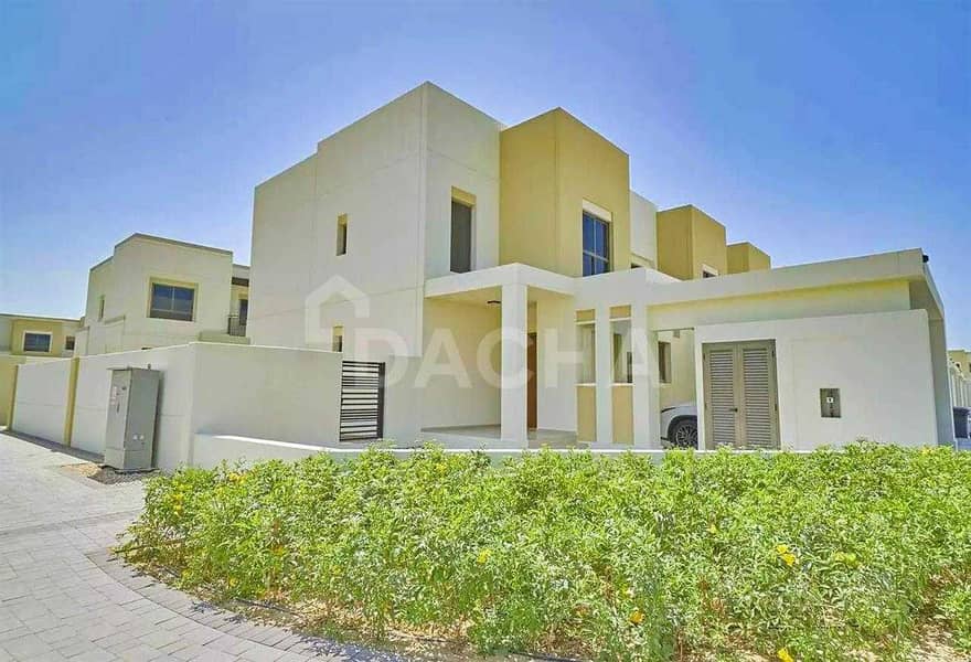 Vastu Compliant / Brand New and Vacant Vastu Compliant / Brand New and Vacant