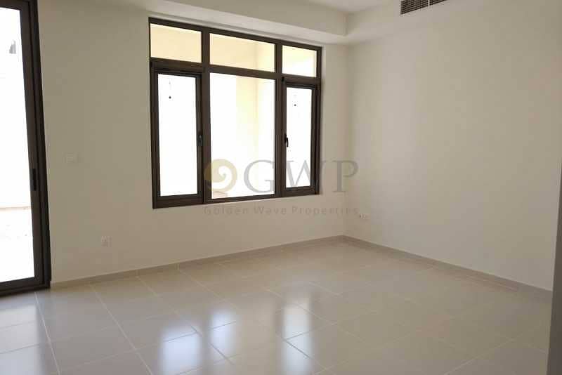 4 From Oct 3 | Super Sunny and Bright | Shared Pool | Must See |