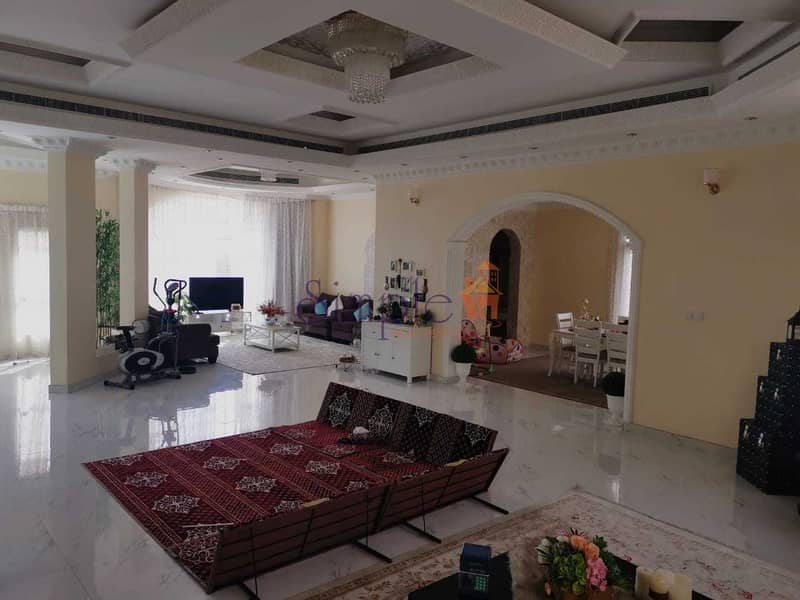 5 3 B/R Villa With an Extension Room Outside Located in Al Warqaa