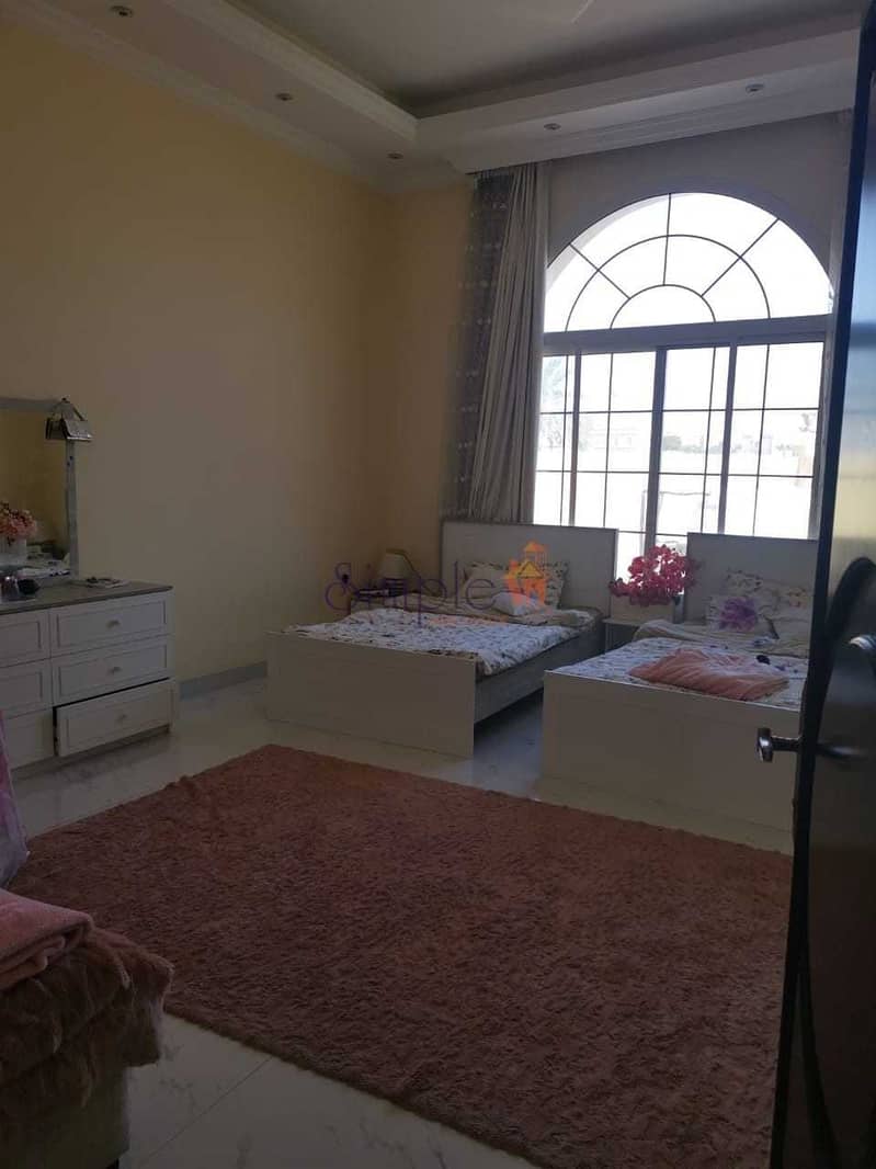 8 3 B/R Villa With an Extension Room Outside Located in Al Warqaa