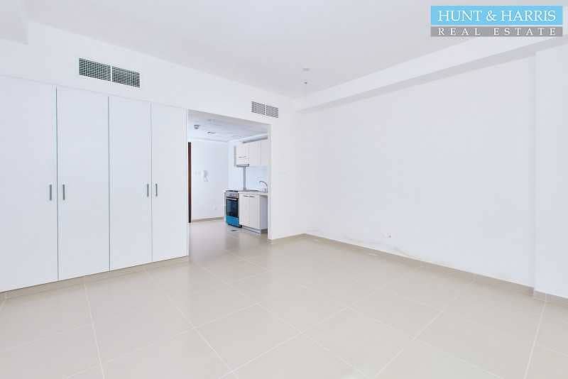 Live Near The Sea In a Lovely Resort - Pool Live Near The Sea In a Lovely Resort - Pool