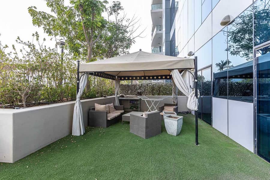 21 Huge Terrace | Well-managed and Furnished