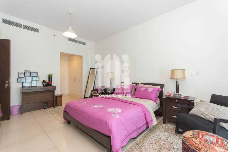 12 amazing 3BR Apartment with Balcony