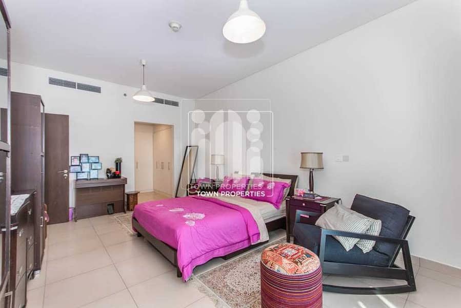 18 amazing 3BR Apartment with Balcony