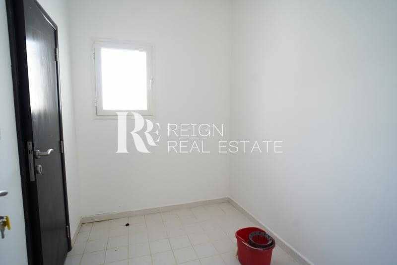 3 4 Payments 4BR Villa at Best location in Reef