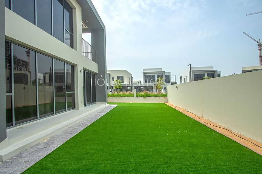 22 Brand New 4 Bed | Landscaped Garden | Sidra