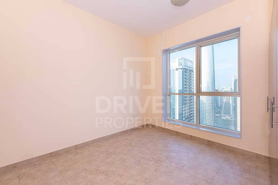 11 High Floor and Well-kept w/ Amazing View