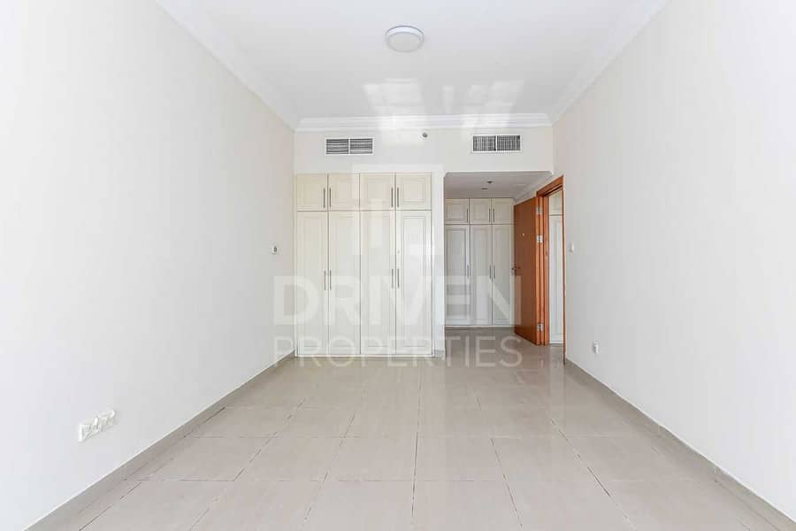 Well-maintained Unit w/ Partial Sea View Well-maintained Unit w/ Partial Sea View