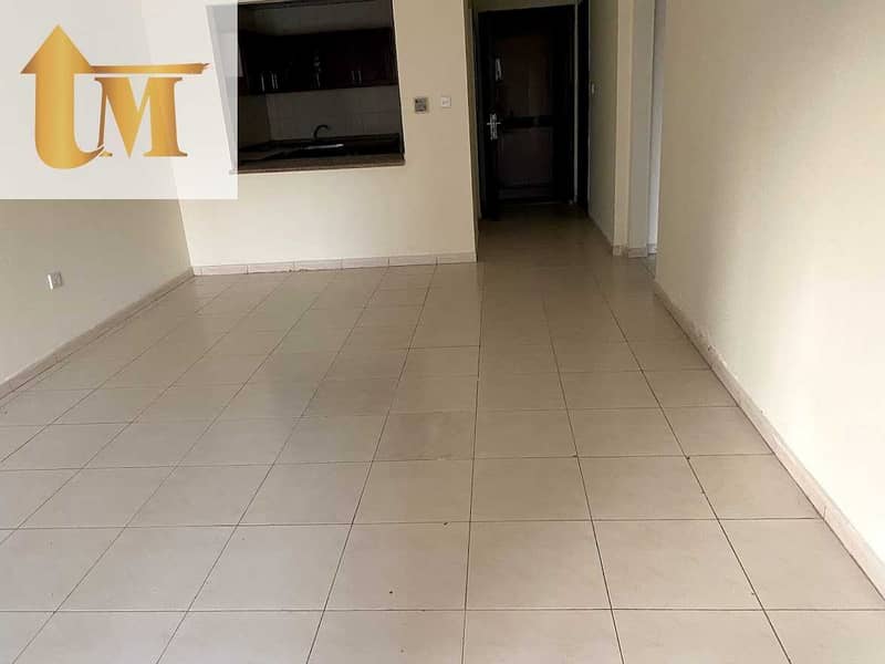 LARGE 2 BEDROOM FOR RENT IN CBD ONLY FOR FAMILY