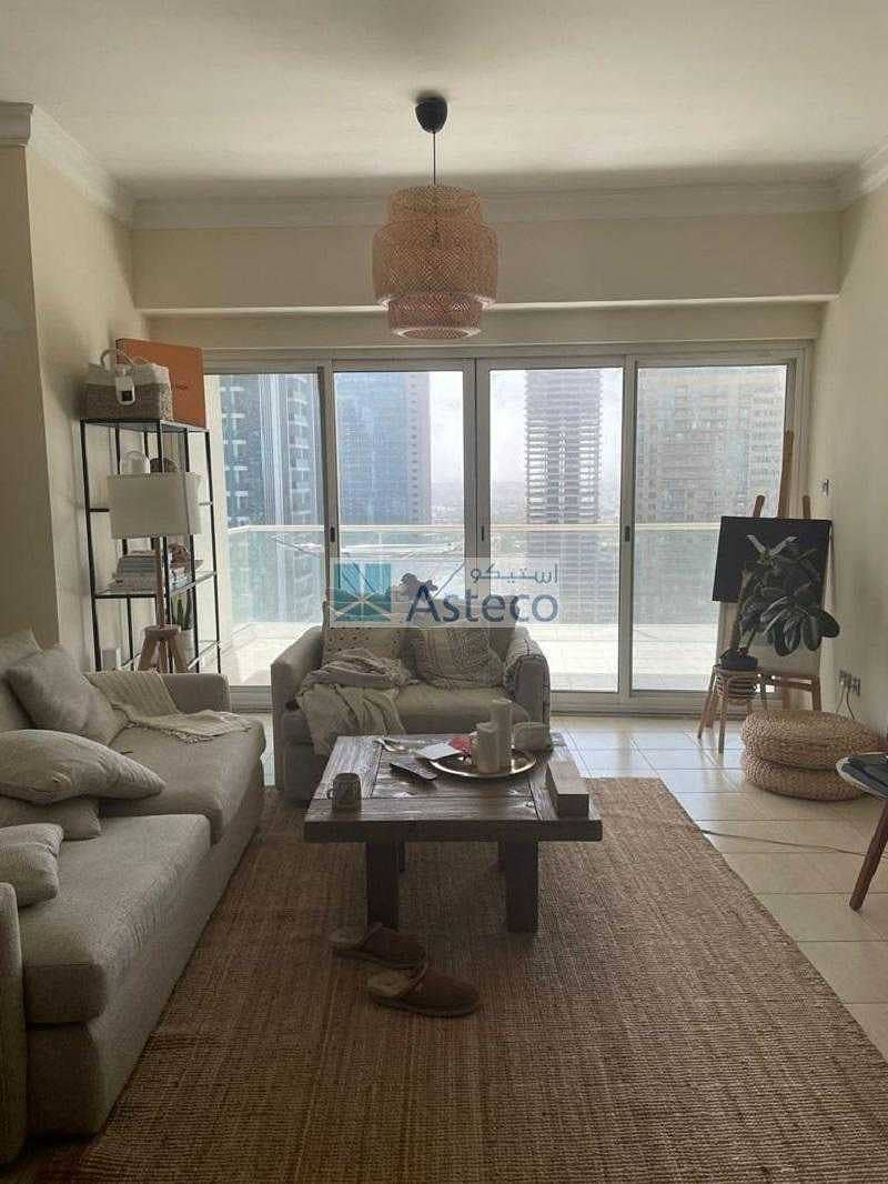 11 Full Lake View/ High Floor/ Huge Layout