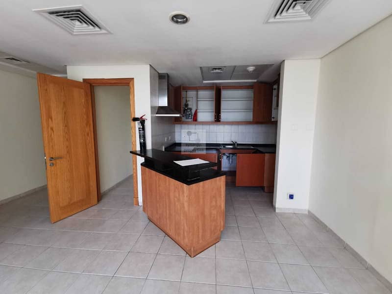 5 SPECIOUS 1BR NEXT TO METRO AND CARREFOUR