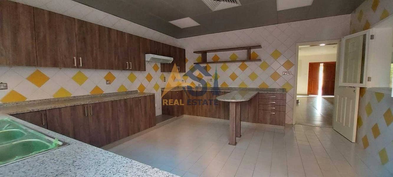 16 Spacious 4 BR+ Maid's Room| Commercial Villa| Prime Location| FoRent