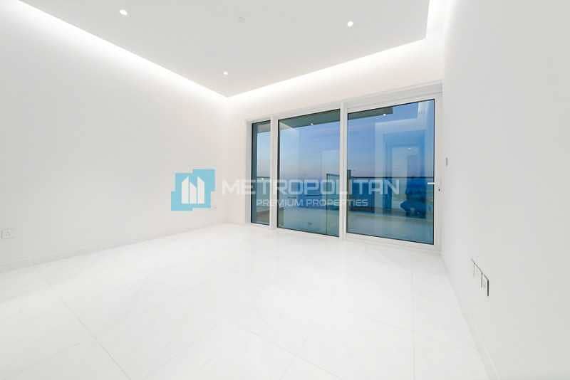 11 High Floor | Sea and Dubai Eye View | Modern Unit