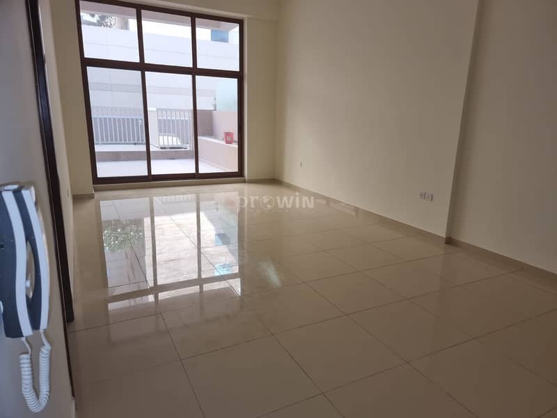 AMAZING 1 BEDROOM PLUS STUDY|WITH A BIG TERRACE IN THE GROUND FLOOR!!!