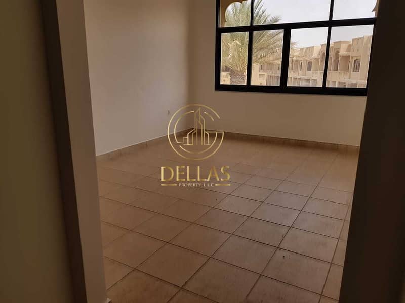 4 Villa in Abu Dhabi - Al Khaleej Al Arabi street