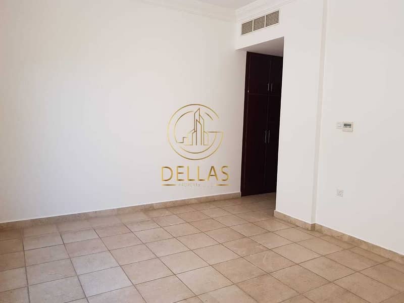 9 Villa in Abu Dhabi - Al Khaleej Al Arabi street