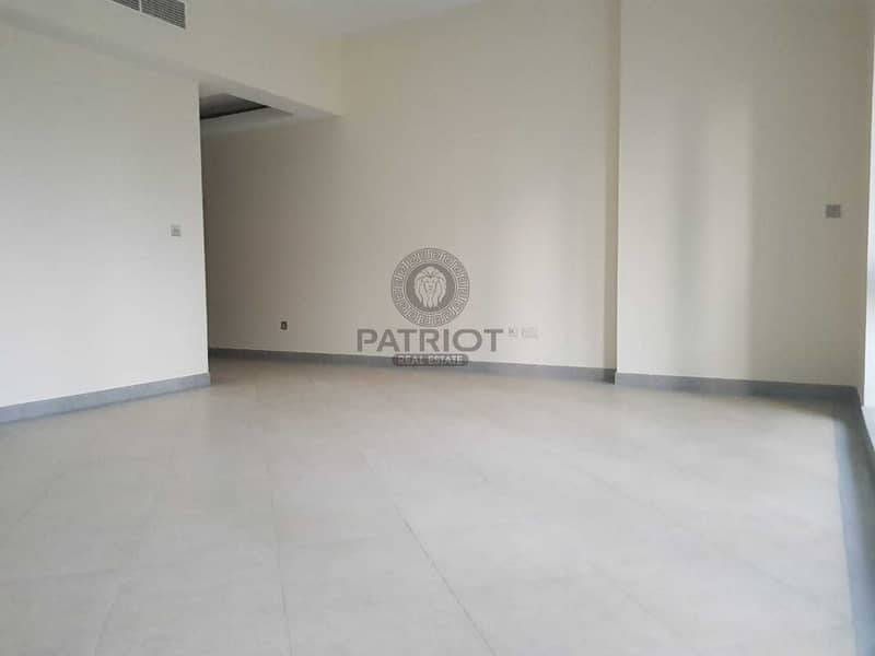 Chiller FREE Studio with HUGE balcony front of metro Chiller FREE Studio with HUGE balcony front of metro