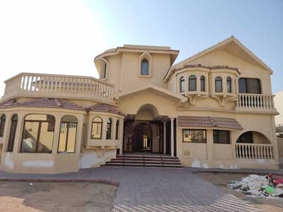 Beautiful 5BR Villa With Maid's Room Drive Room 2 Kitchen In Just 150k Al Khaldia ,Sharjah