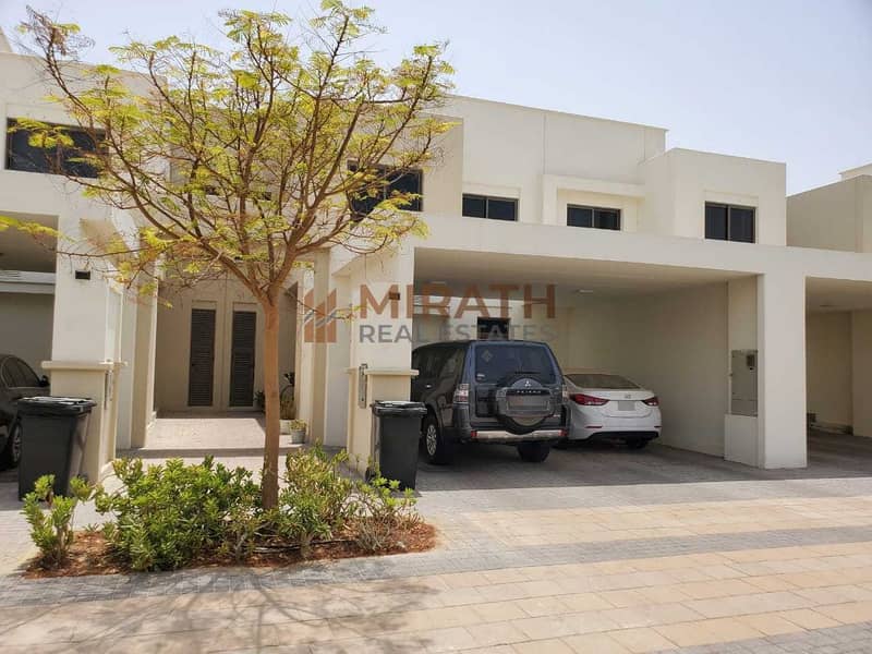 Spacious 4BR + Maid Town House Spacious 4BR + Maid Town House