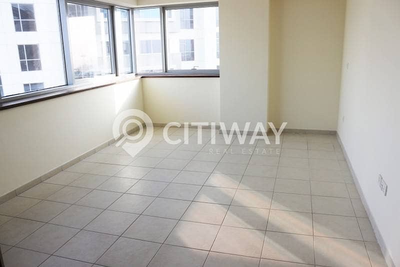 Great Size Apartment with Balcony and Fitted Kitchen