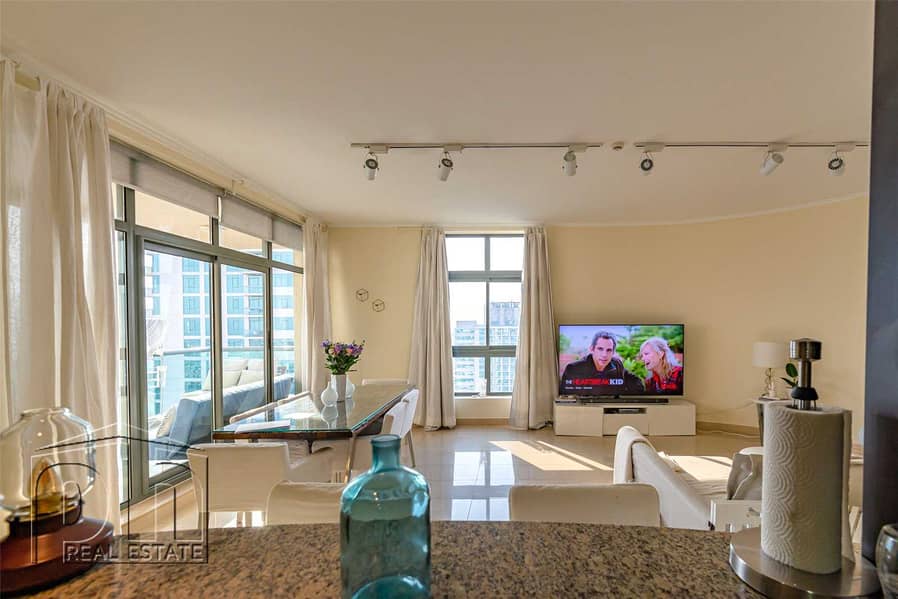 7 Unbelievable views from this furnished 2 bed apartment