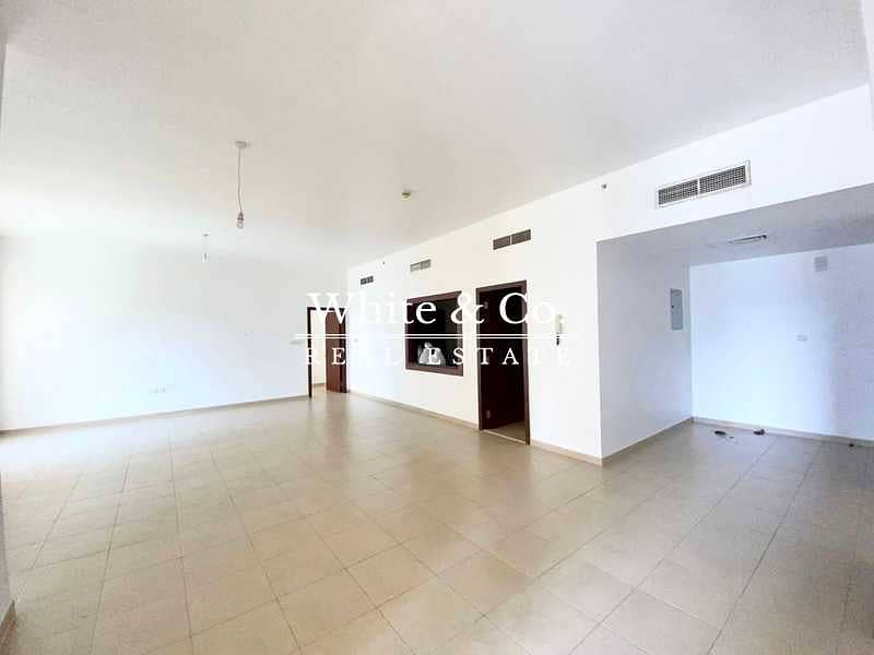 3 SPACIOUS LIVING | VACANT NOW | HUGE TERRACE