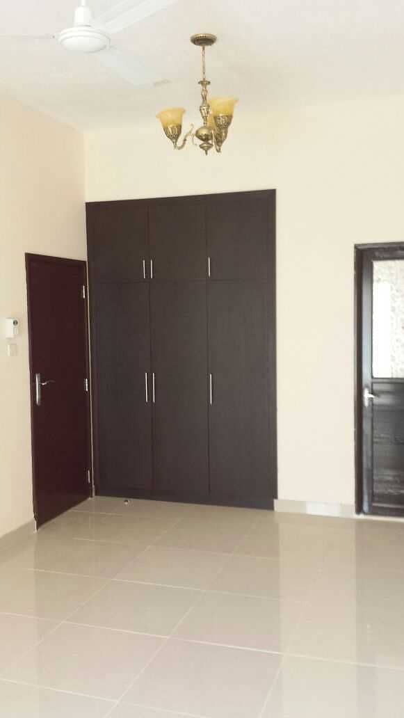4 Spacious 2 Bed room hall flat in Salem Sheikh Building in Satwa from now onwards