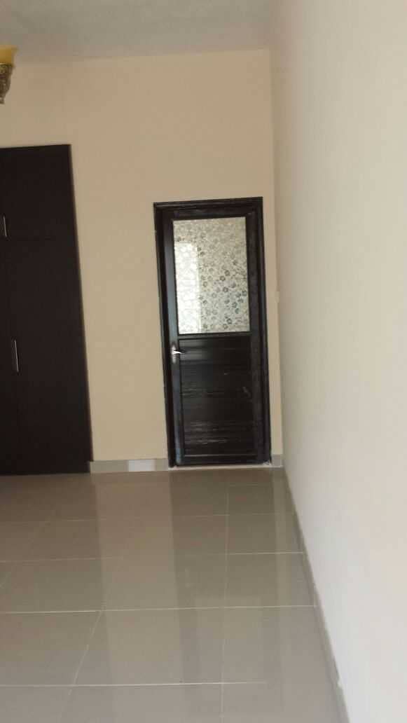 6 Spacious 2 Bed room hall flat in Salem Sheikh Building in Satwa from now onwards