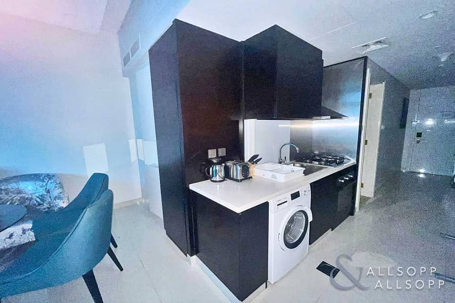 2 Fully Furnished Studio | VACANT | Downtown