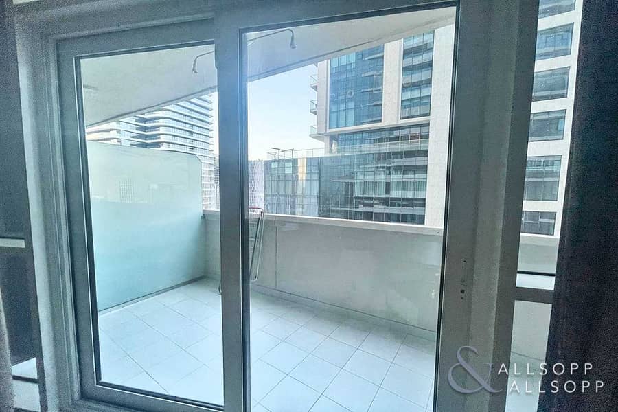 8 Fully Furnished Studio | VACANT | Downtown